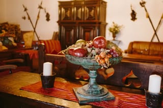 Obstschale auf Burg Rabenstein
      
      Farbfotografie auf 35mm Kodak UltraMax&nbsp;400
      