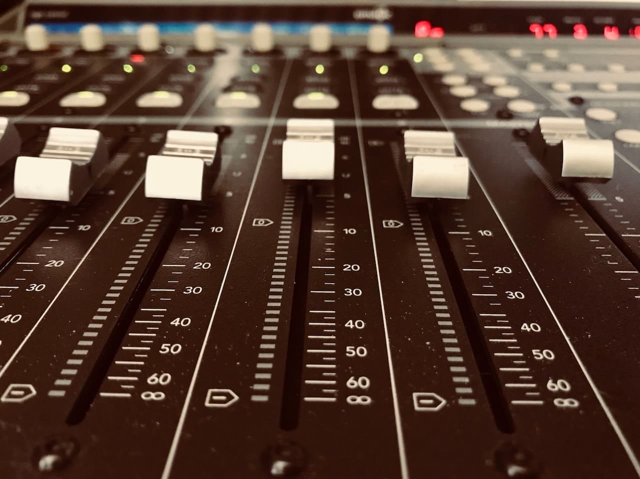 DAW-Controller im Tonstudio in Erlangen